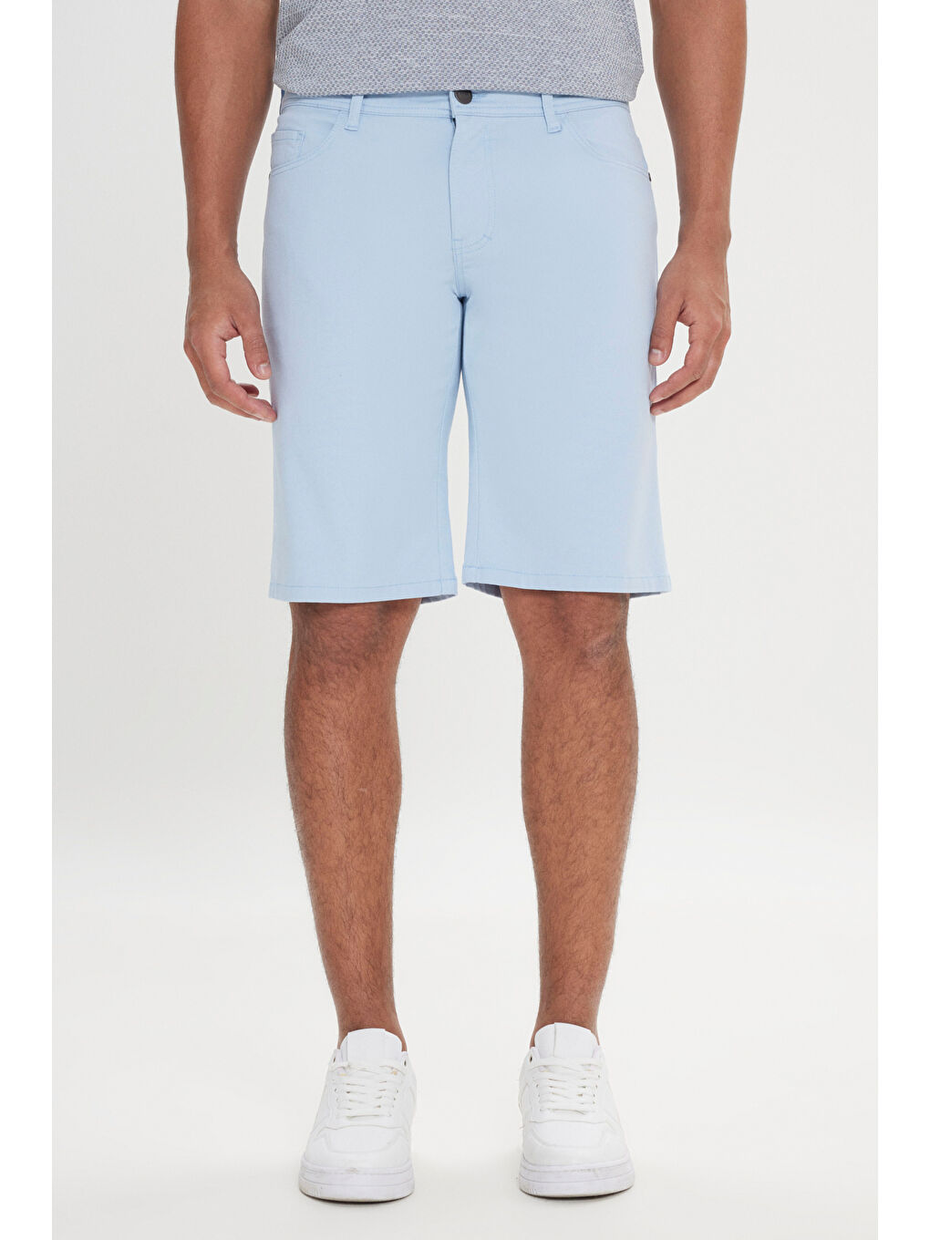 Erkek Açık Mavi Slim Fit Dar Kesim Yan Cepli Gofre Desenli Şort-2