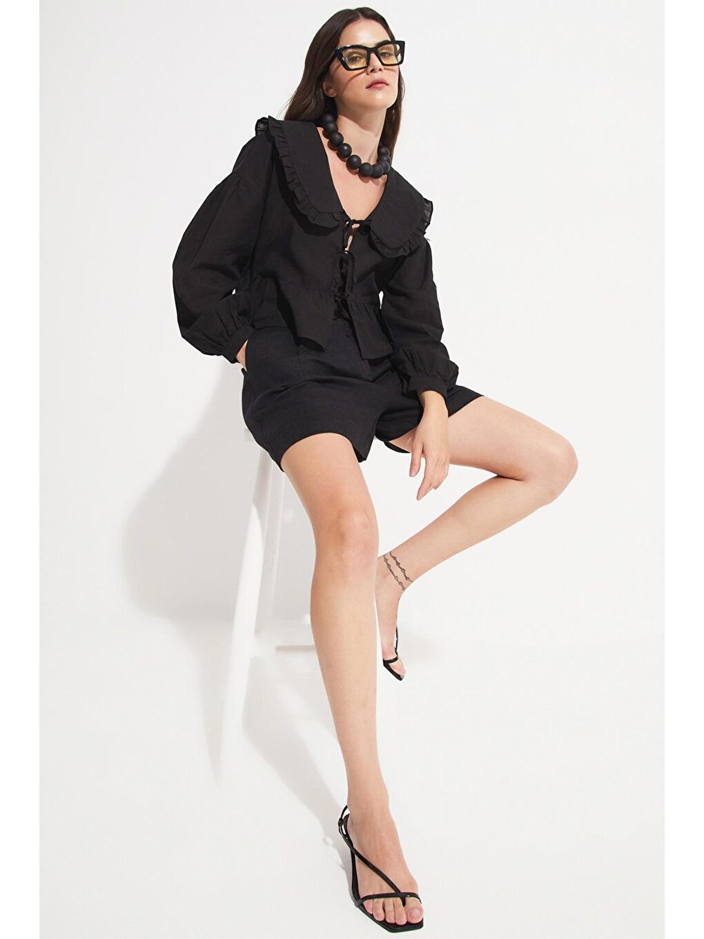 Siyah Kadın Büyük Bebe Yaka Fırfırlı Pamuk Bluz-3