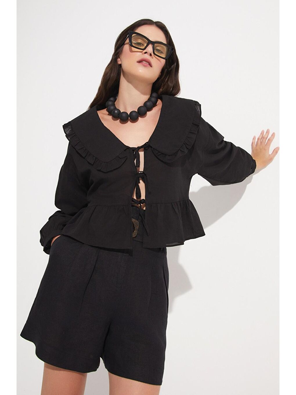 Siyah Kadın Büyük Bebe Yaka Fırfırlı Pamuk Bluz-4