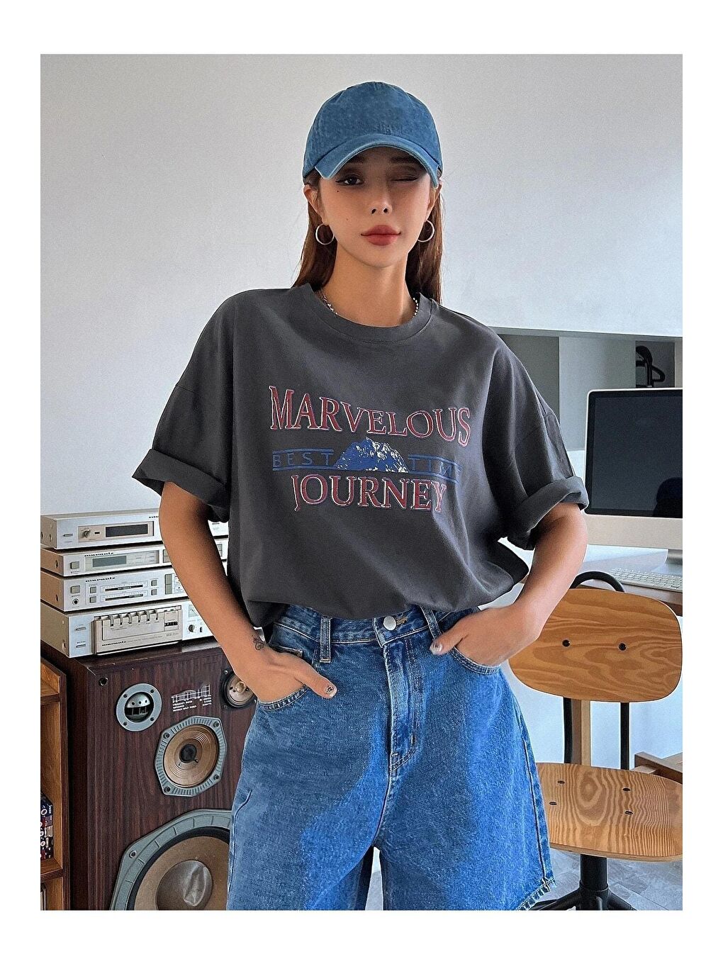 Gri Kadın Füme Marvelous Journey Baskılı Oversize Tişört-4