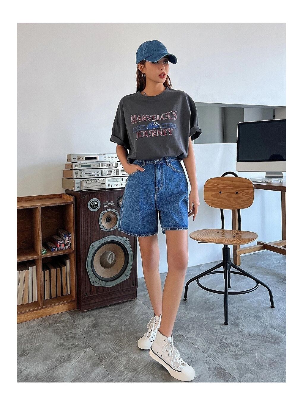 Gri Kadın Füme Marvelous Journey Baskılı Oversize Tişört-6