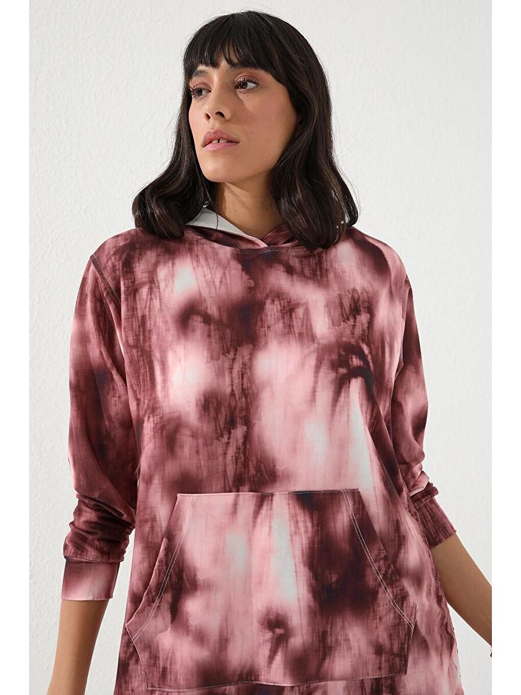 Bordo Karışık Desenli Büzgü Detaylı Rahat Form Kapüşonlu Kadın Sweatshirt - 97131-3