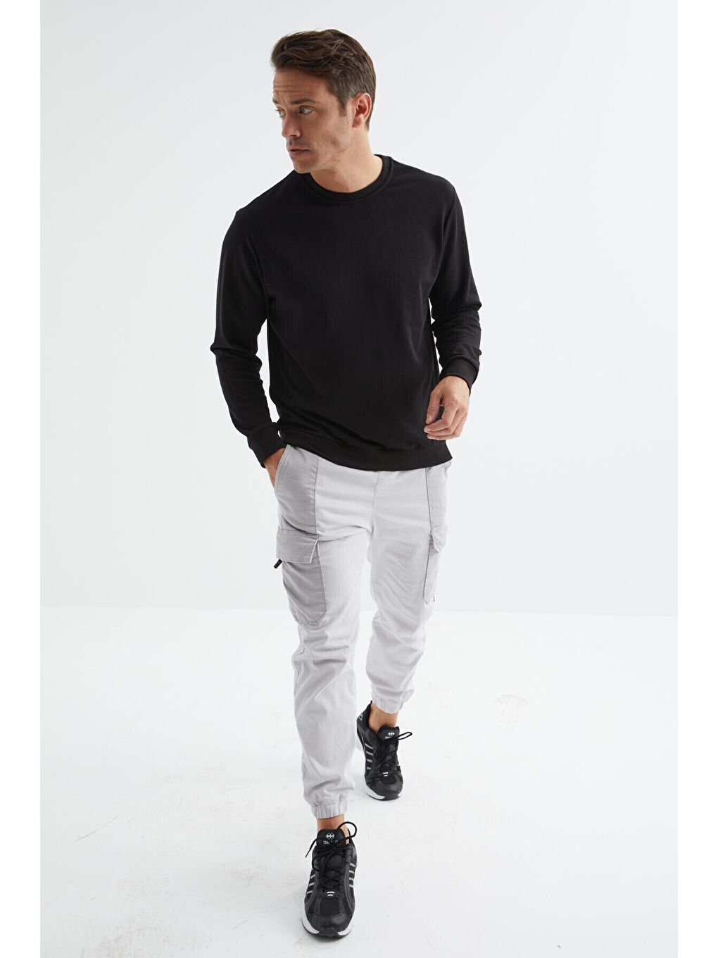 TOMMYLIFE Siyah Basic Bisiklet Yaka Rahat Form Erkek Sweatshirt - 88053 - 1