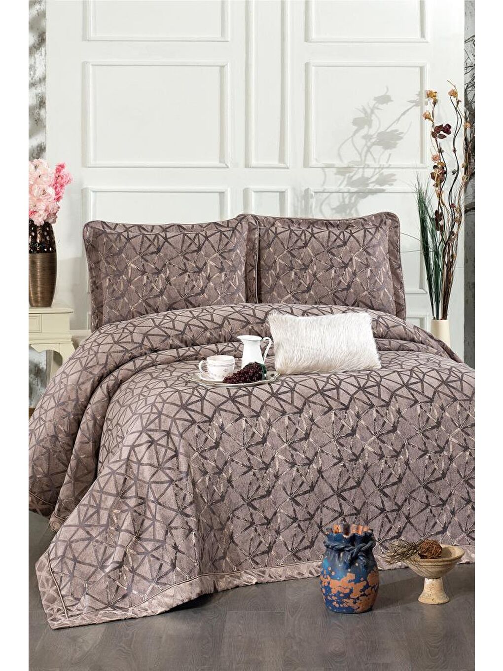 Kahverengi Eliz Şönil Çift Kişilik Yatak Örtüsü 260x260 cm Toprak