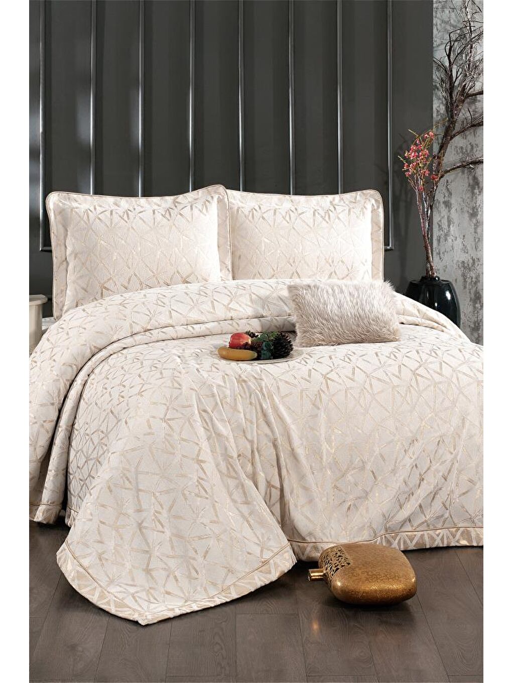 Eliz Şönil Çift Kişilik Yatak Örtüsü 260x260 cm Ekru