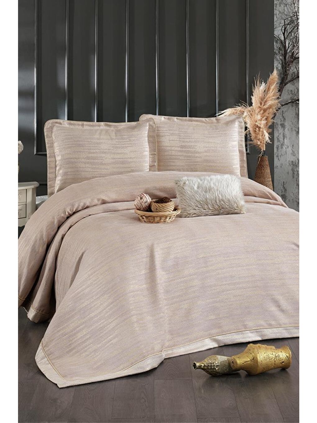 Sarı Alina Şönil Çift Kişilik Yatak Örtüsü 260x260 cm Gold