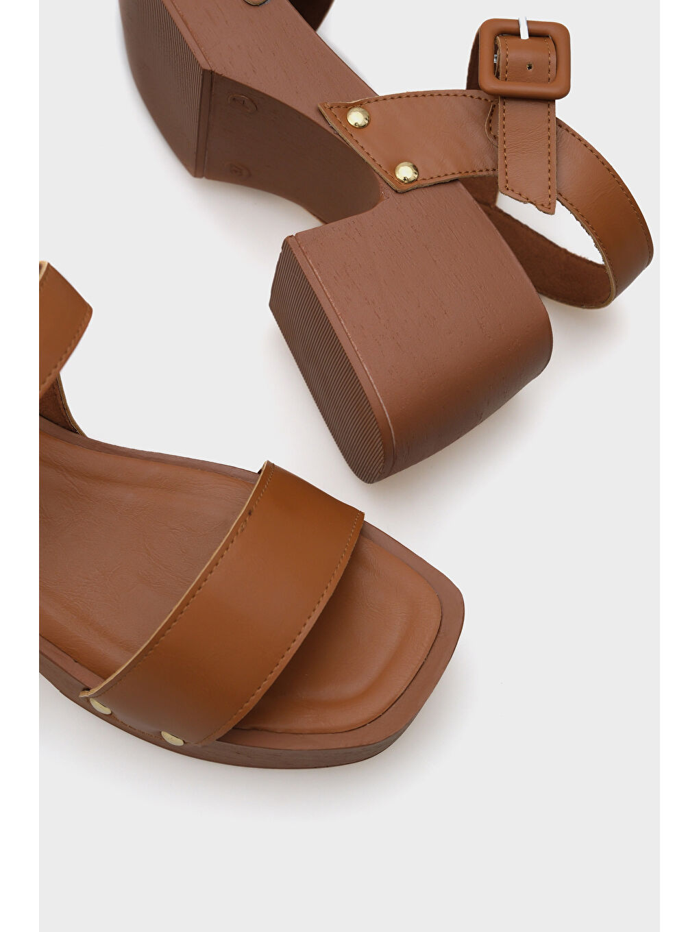 Kahverengi Dulce Küt Burunlu Tek Bant Platform Topuklu Kadın Sandalet-3