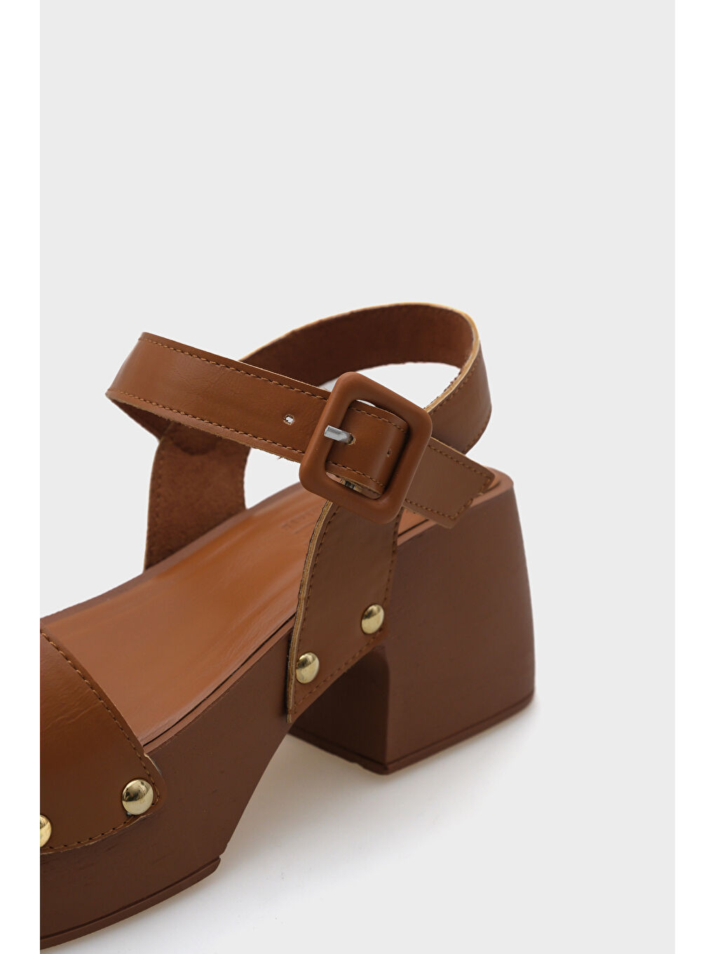 Kahverengi Dulce Küt Burunlu Tek Bant Platform Topuklu Kadın Sandalet-4