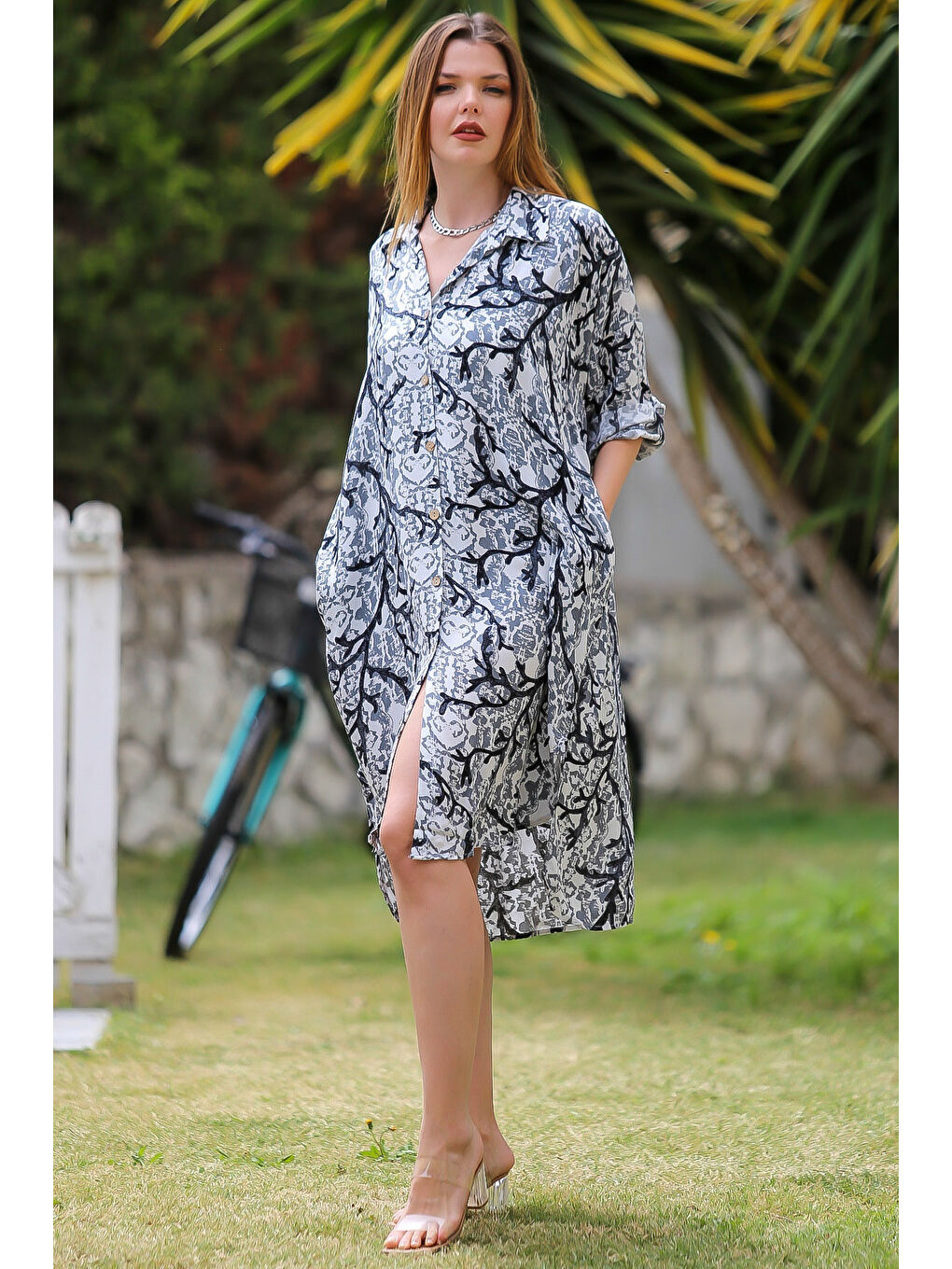 Beyaz-Siyah Gömlek Yaka Düğmeli Uzun Kollu Düğmeli Allover Baskılı Dokuma Casual Elbise-3