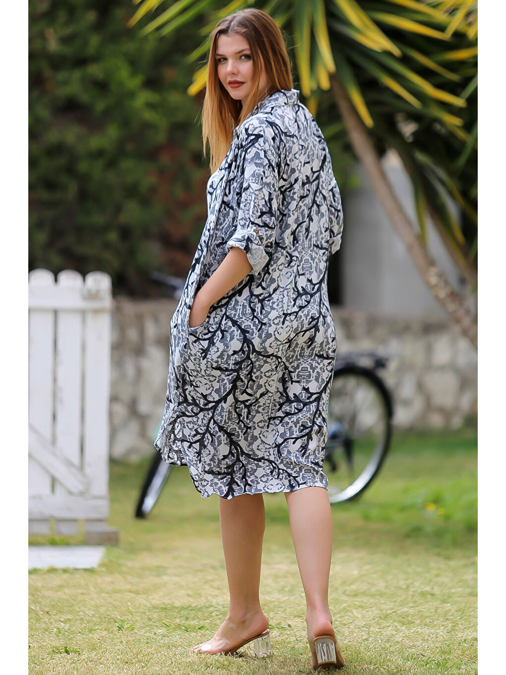 Beyaz-Siyah Gömlek Yaka Düğmeli Uzun Kollu Düğmeli Allover Baskılı Dokuma Casual Elbise-7