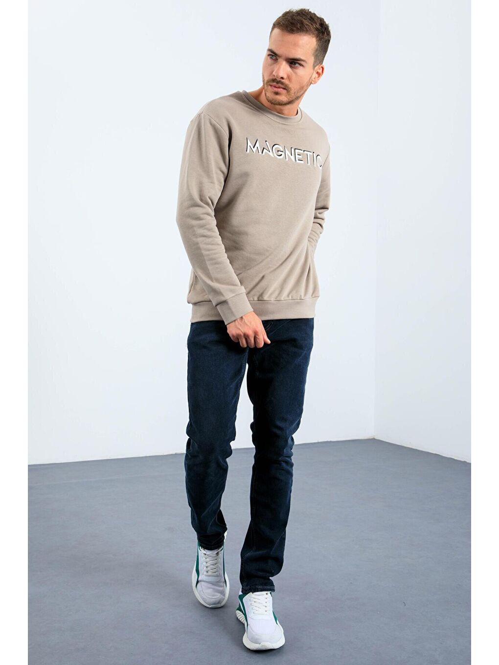 TOMMYLIFE Koyu Bej Yazı Nakışlı Bisiklet Yaka Rahat Form Erkek Sweatshirt - 88020 - 3