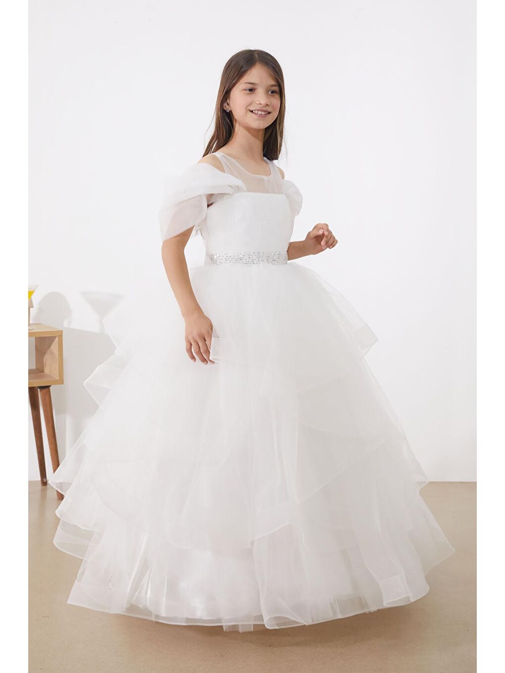 Beyaz Payetli Omzu Tül Detaylı Kız Çocuk Tüllü Elbise 19039