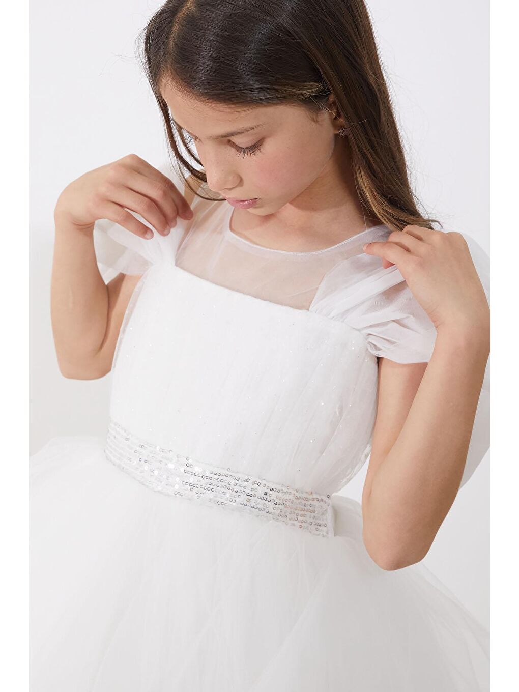 Beyaz Payetli Omzu Tül Detaylı Kız Çocuk Tüllü Elbise 19039-1