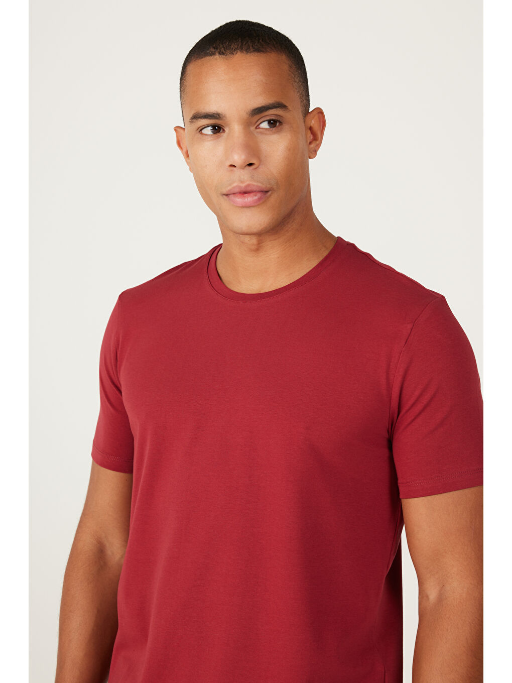 Erkek Bordo 360 Derece Her Yöne Esneyen Slim Fit Bisiklet Yaka Tişört-3