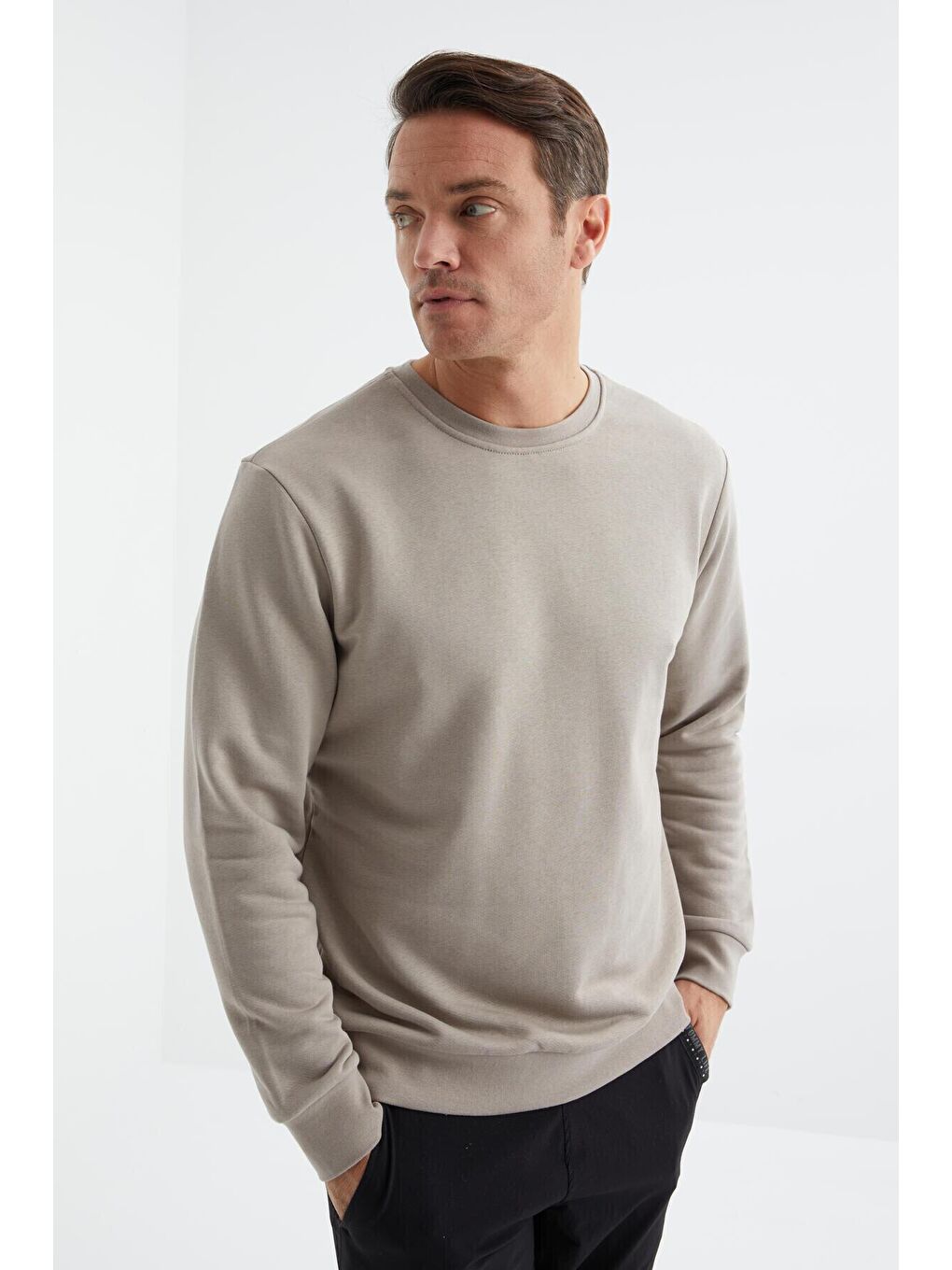 TOMMYLIFE Koyu Bej Basic Bisiklet Yaka Rahat Form Erkek Sweatshirt - 88053 - 4