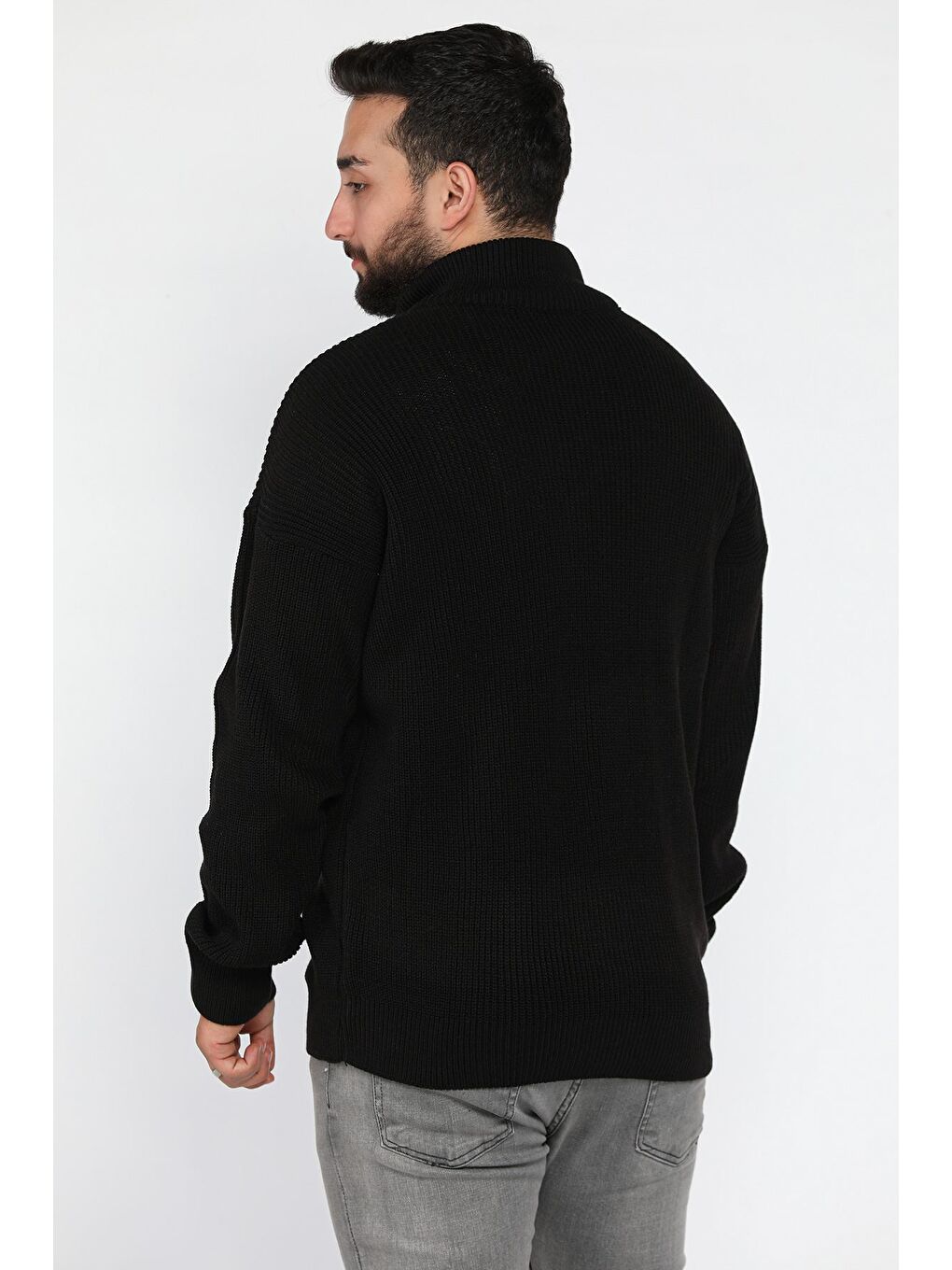 Siyah Dik Yaka Yarım Fermuarlı Erkek Triko Kazak-2