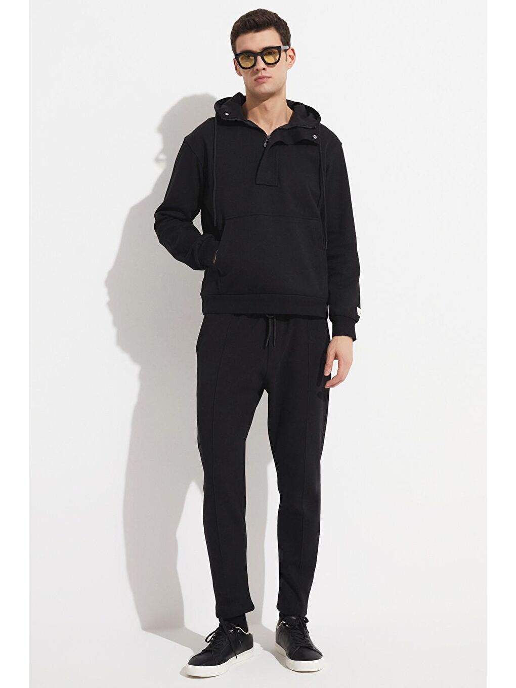 Siyah Fermuarlı Kapüşonlu Erkek Eşofman Takımı