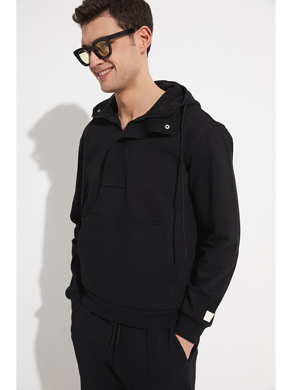 Siyah Fermuarlı Kapüşonlu Erkek Eşofman Takımı-1