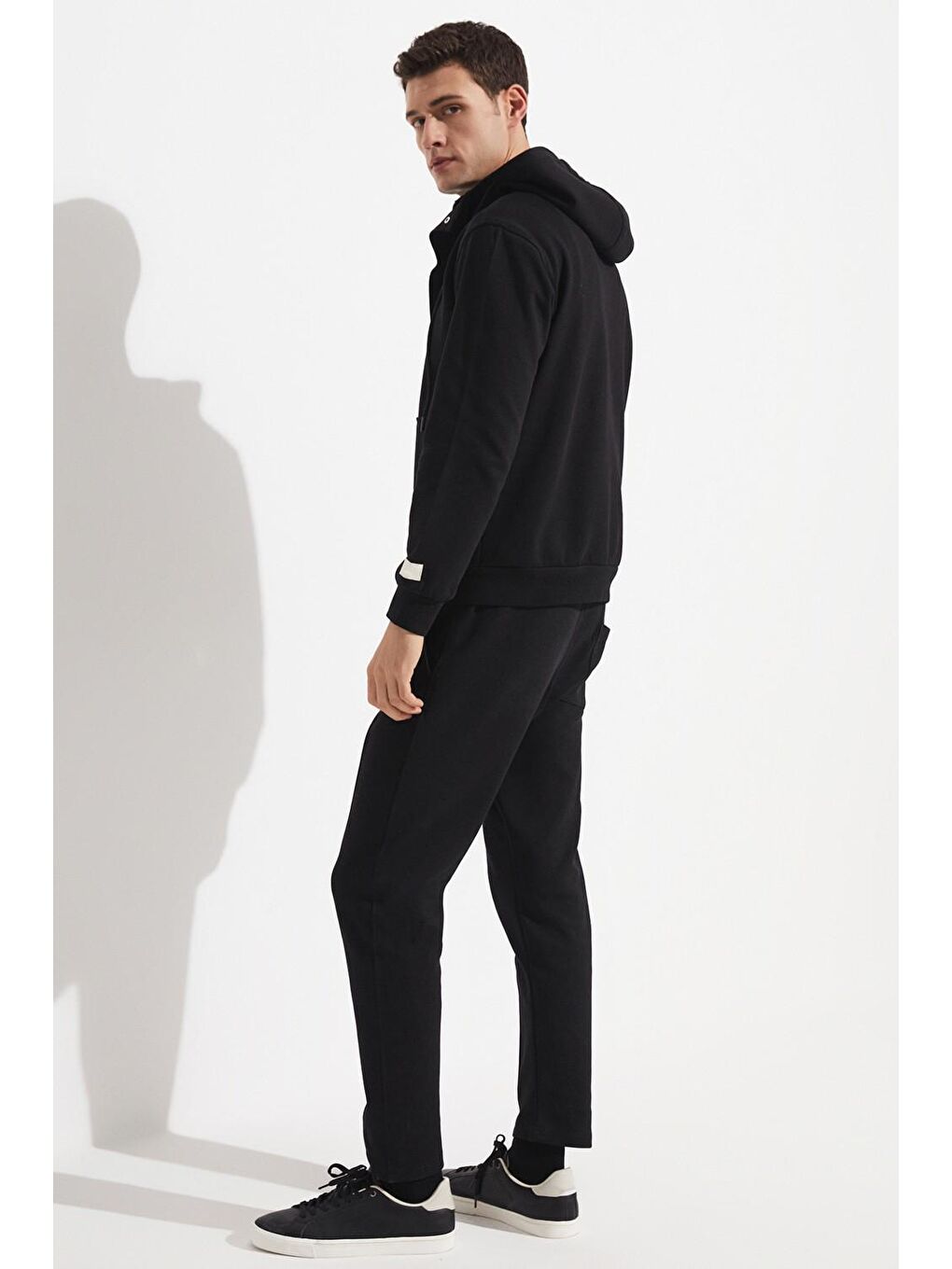 Siyah Fermuarlı Kapüşonlu Erkek Eşofman Takımı-4