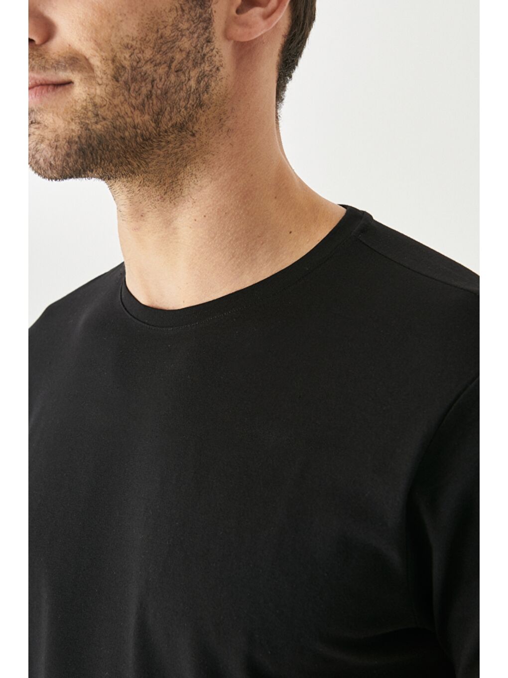 Erkek Siyah 360 Derece Her Yöne Esneyen Slim Fit Bisiklet Yaka Tişört-3