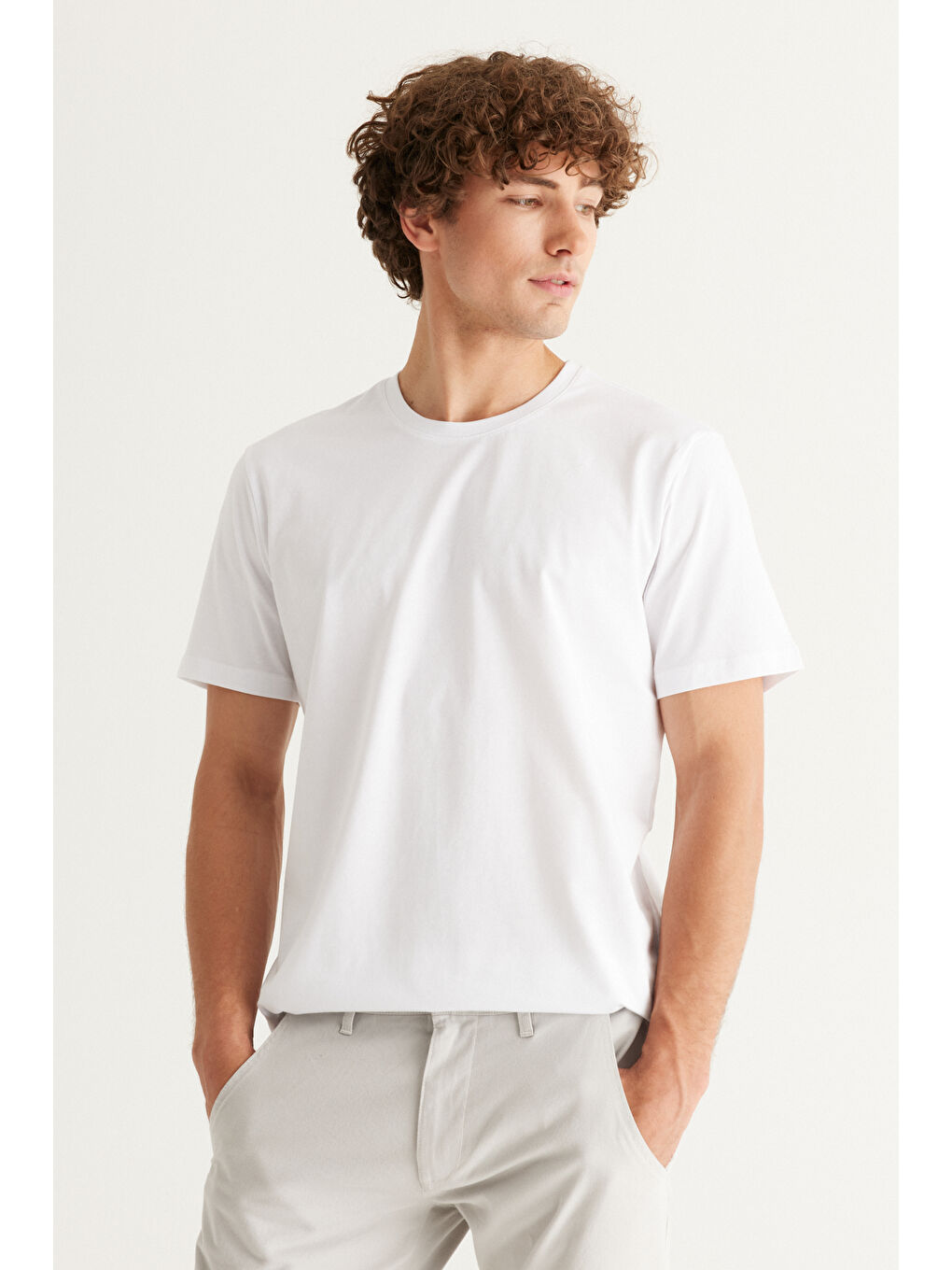 Erkek Beyaz 360 Derece Her Yöne Esneyen Slim Fit Bisiklet Yaka Tişört-1