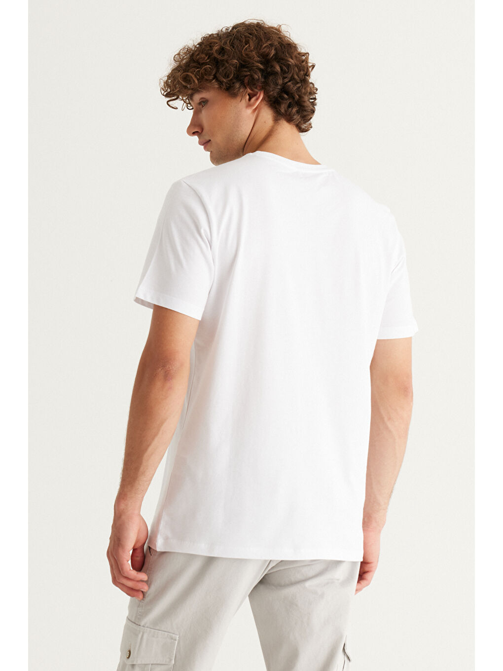 Erkek Beyaz 360 Derece Her Yöne Esneyen Slim Fit Bisiklet Yaka Tişört-4