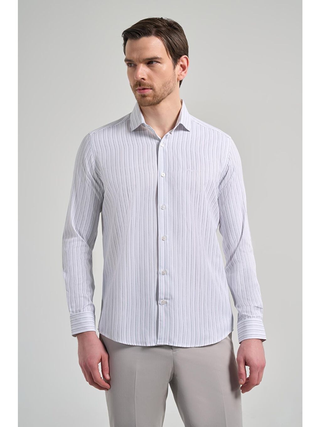Beyaz Uzun Kol Çizgili Desen Bez Ayağı İtalyan Yaka Cepsiz Pamuklu Classic Slim Fit Gömlek 1004250181