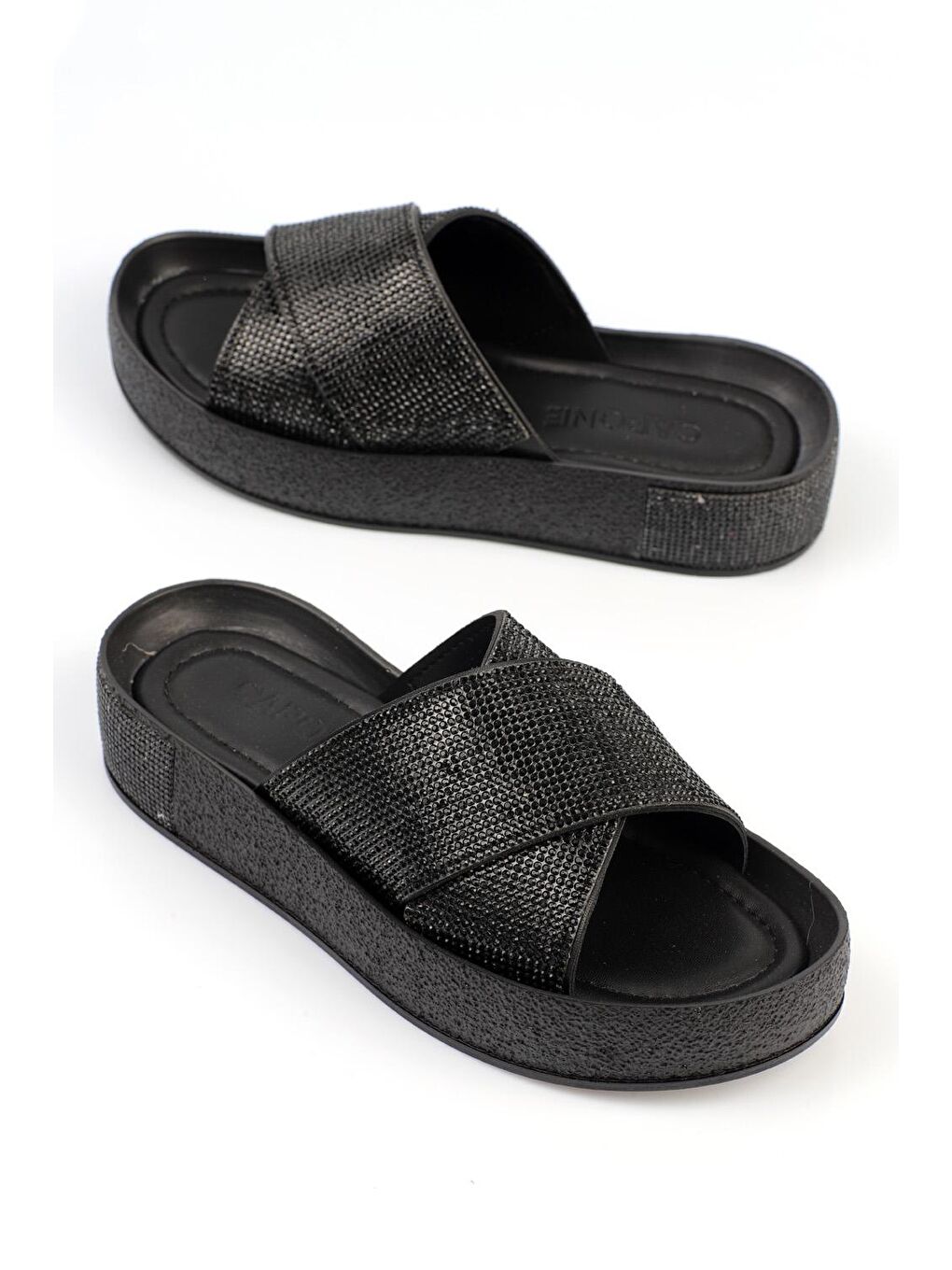 Siyah Çapraz Taşlı Bantlı Taşlı Detaylı Dolgu Topuk Kadın Terlik-2