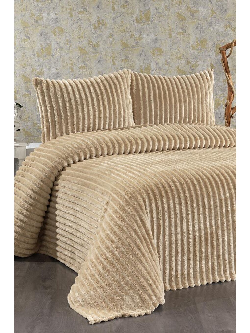 Kahverengi Granada Pelüş Çift Kişilik Yatak Örtüsü Cappucino