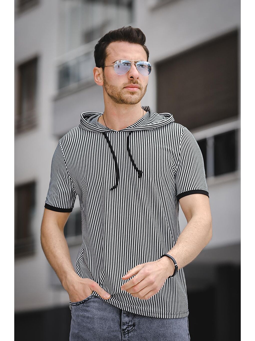 Siyah Çizgili Slim Fit Kapüşonlu Erkek Tişört-1