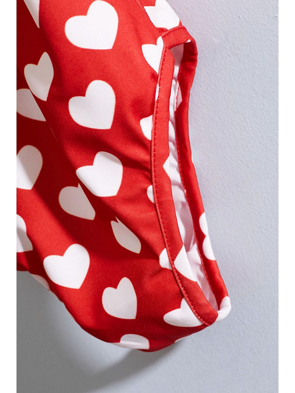 Kırmızı Kalp Desenli Sırtı Fiyonklu Kız Çocuk Mayo 19036-2