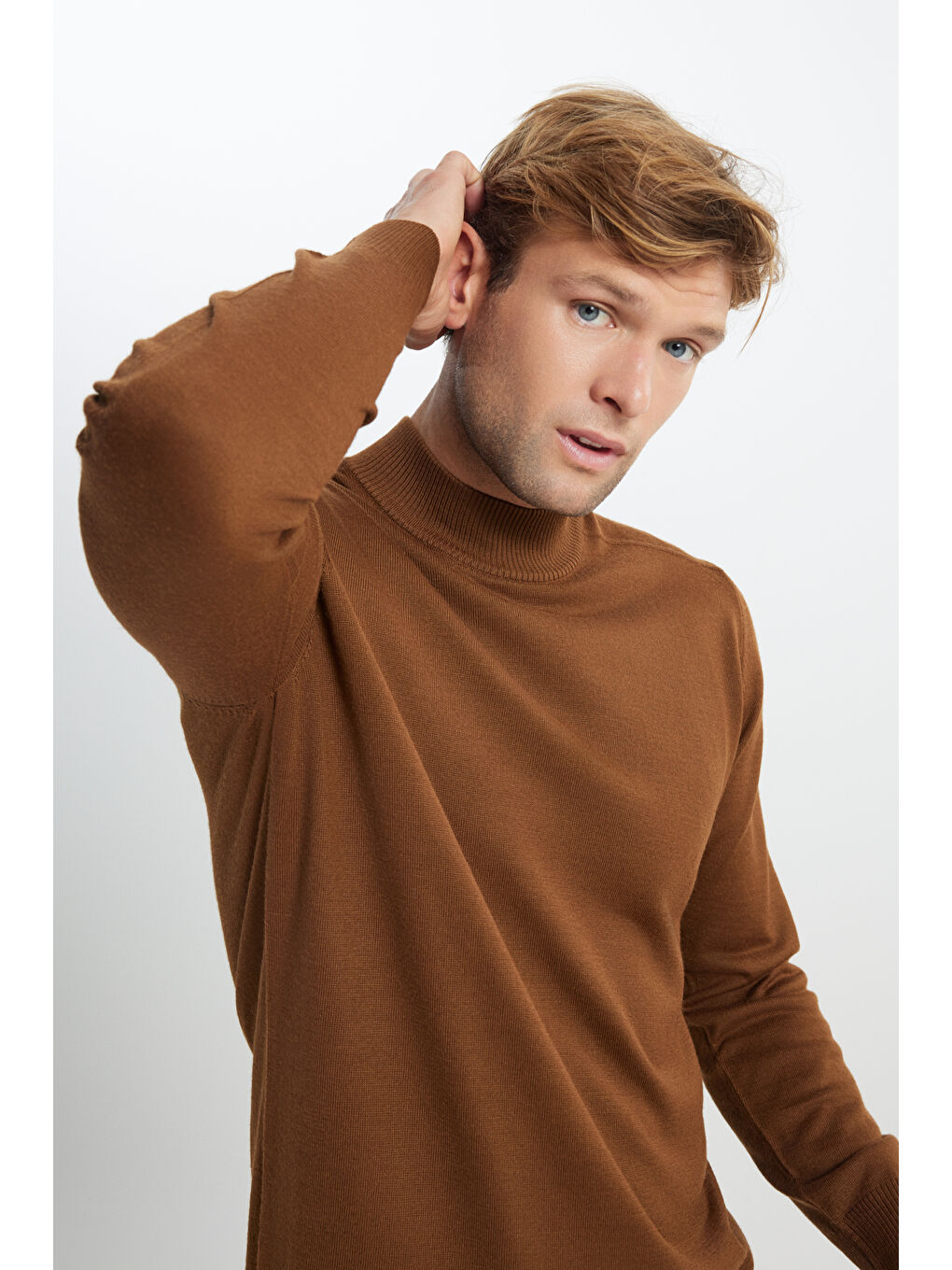 Kahverengi Erkek Tarçın Yünlü Sıcak Tutan Standart Fit Normal Kesim Yarım Balıkçı Yaka Triko Kazak-2