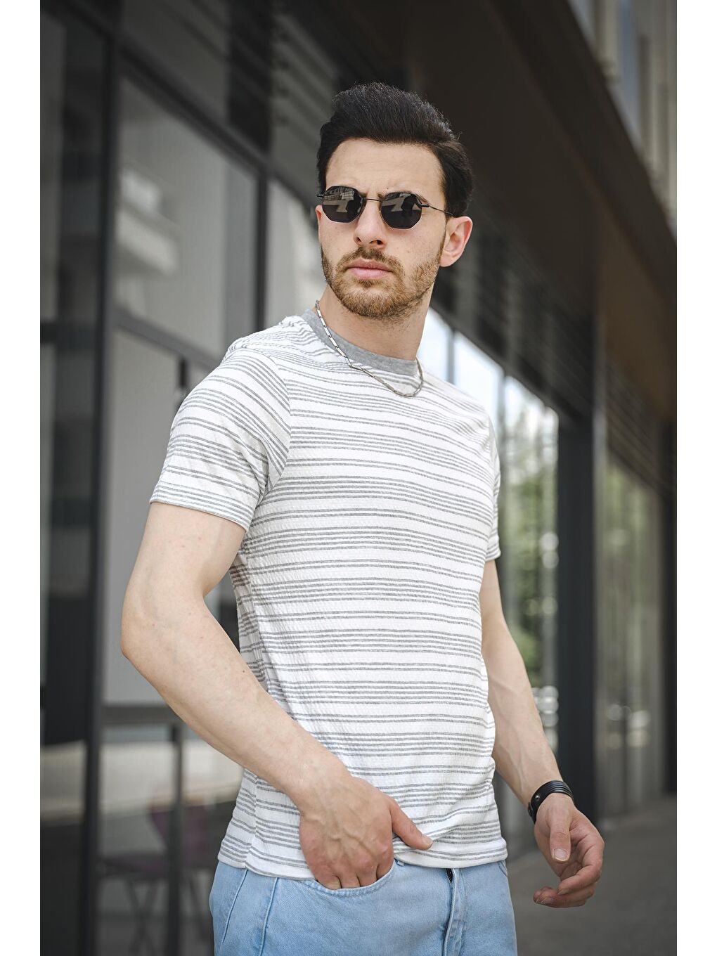 Gri Çizgili Örme Yaka Likralı Erkek Tshirt