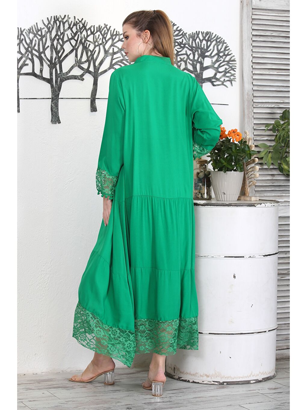 Yeşil Hakim Yaka Uzun Kol Düğmeli Eteği Fırfırlı Kol Ve Etek Ucu Dantelli Dokuma Elbise-3