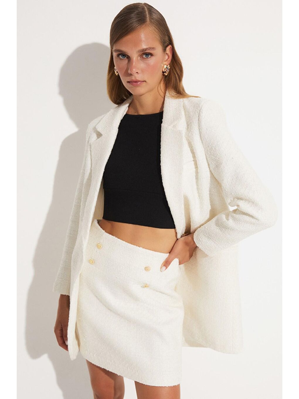 Beyaz Tuvit Kruvaze Kapamlı Ceket Etek Takım-2