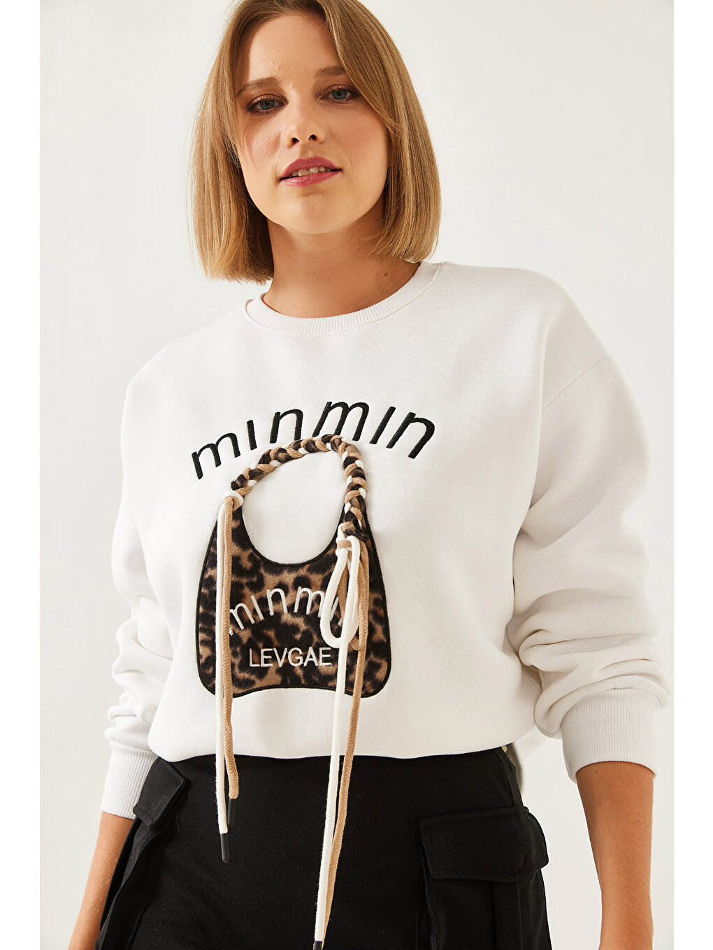 SHADE Beyaz Kadın Leopar Çanta Nakışlı Sweatshirt - 5