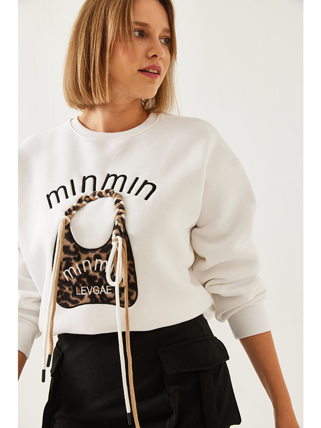 SHADE Beyaz Kadın Leopar Çanta Nakışlı Sweatshirt - 6