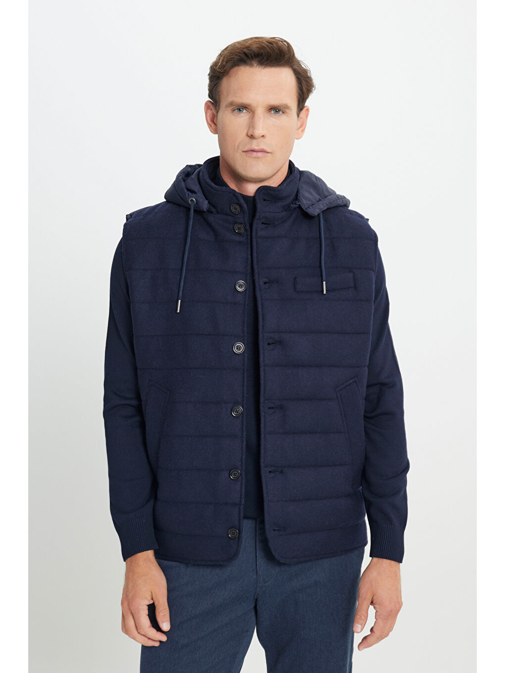 Erkek Lacivert Yünlü Sıcak Tutan Standart Fit Normal Kesim Kapüşonlu Dik Yaka Renk Bloklu Yelek