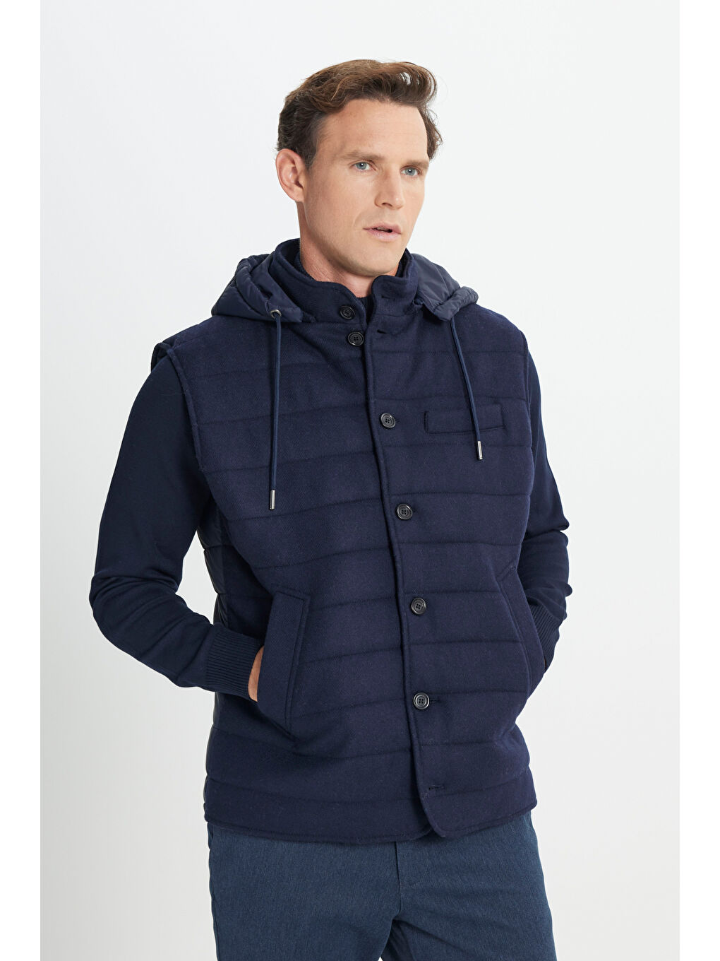 Erkek Lacivert Yünlü Sıcak Tutan Standart Fit Normal Kesim Kapüşonlu Dik Yaka Renk Bloklu Yelek-2