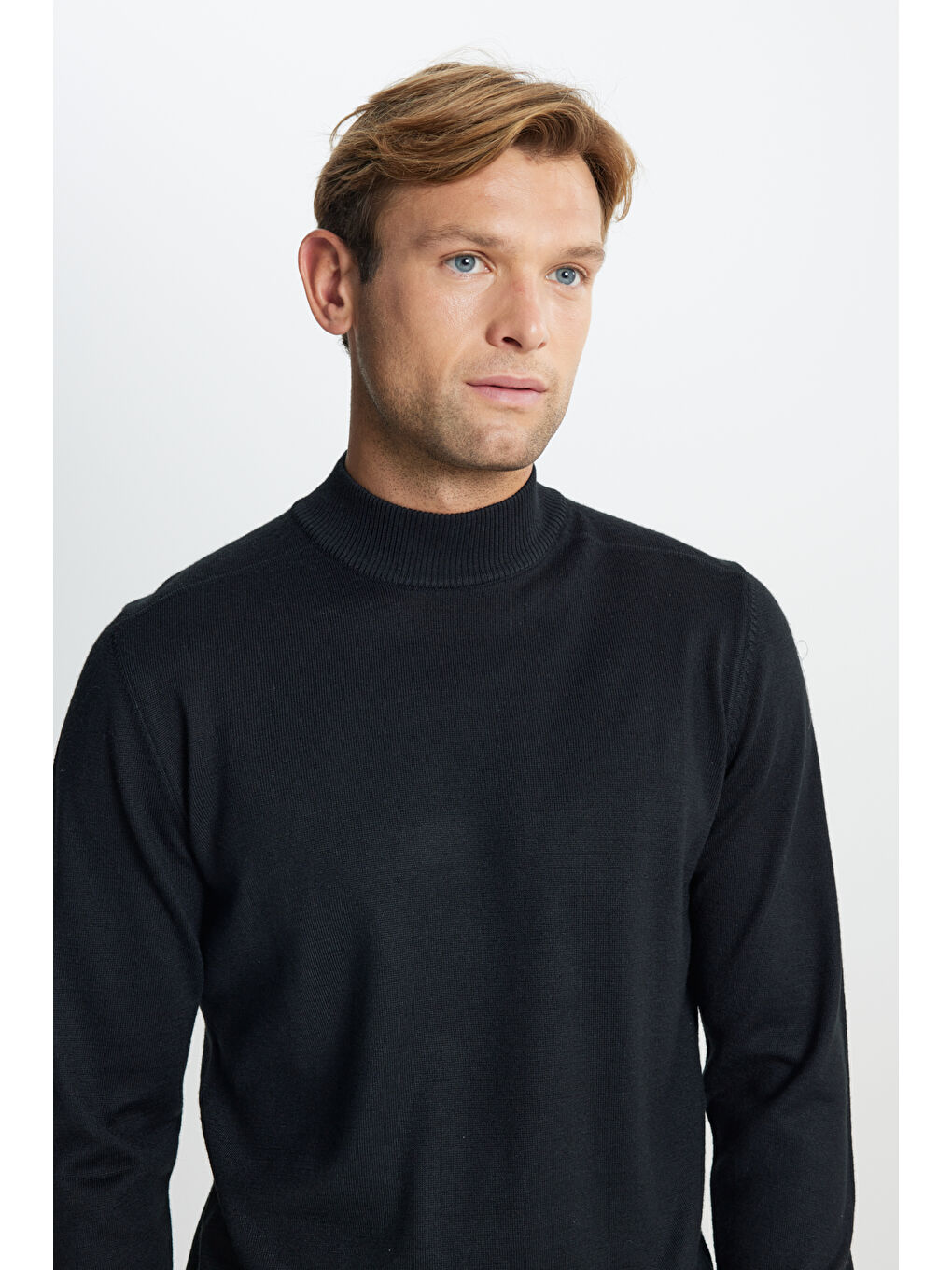 Erkek Siyah Yünlü Sıcak Tutan Standart Fit Normal Kesim Yarım Balıkçı Yaka Triko Kazak-3