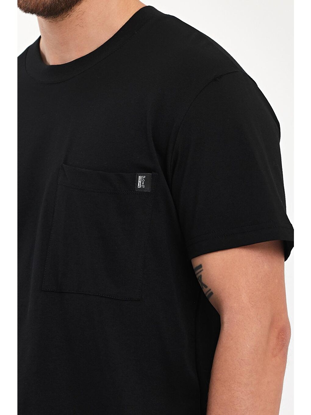 Siyah Önü Tek Cepli Bisiklet Yaka Erkek Tişört-2