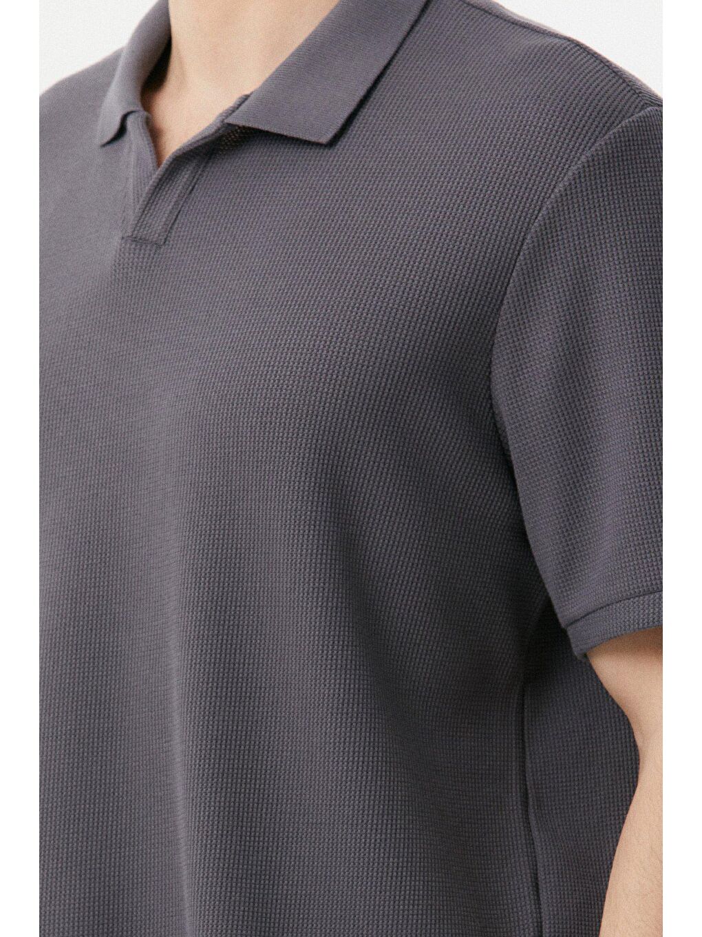 Gri Waffle Polo Yaka Tişört-3