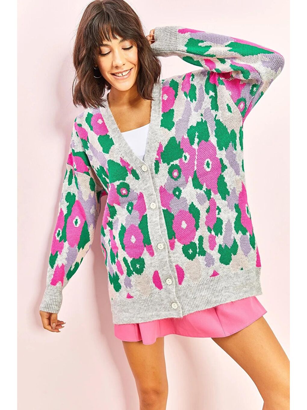 Gri Kadın Büyük Çiçek Desenli Triko Hırka-1