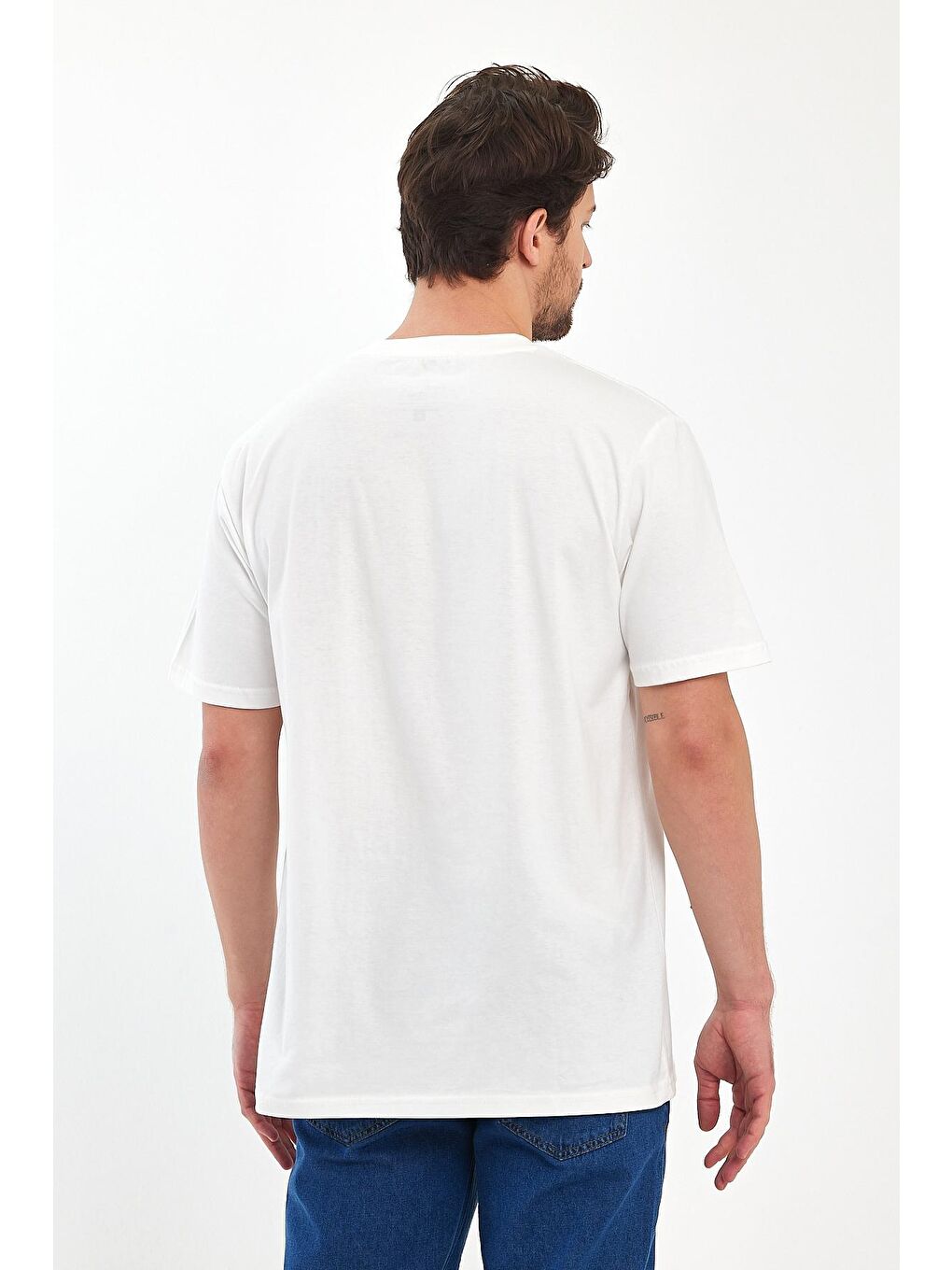 Beyaz Erkek Önü Tek Cepli Bisiklet Yaka Tişört-3