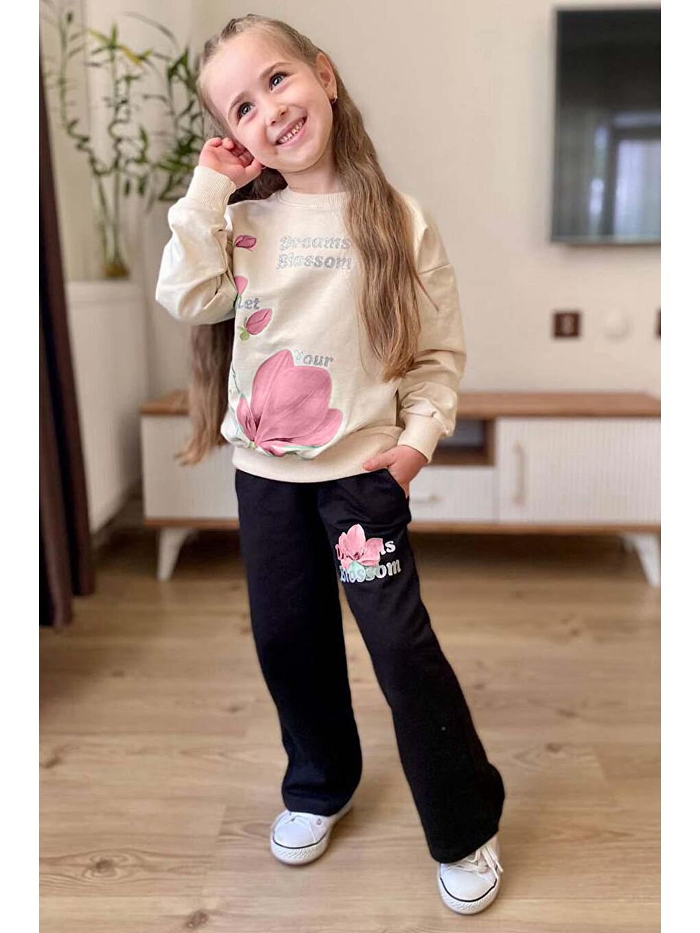 Ekru Kız Çocuk Digital Lale Baskılı Kazak Yazı Detaylı Alt Eşofman Takım