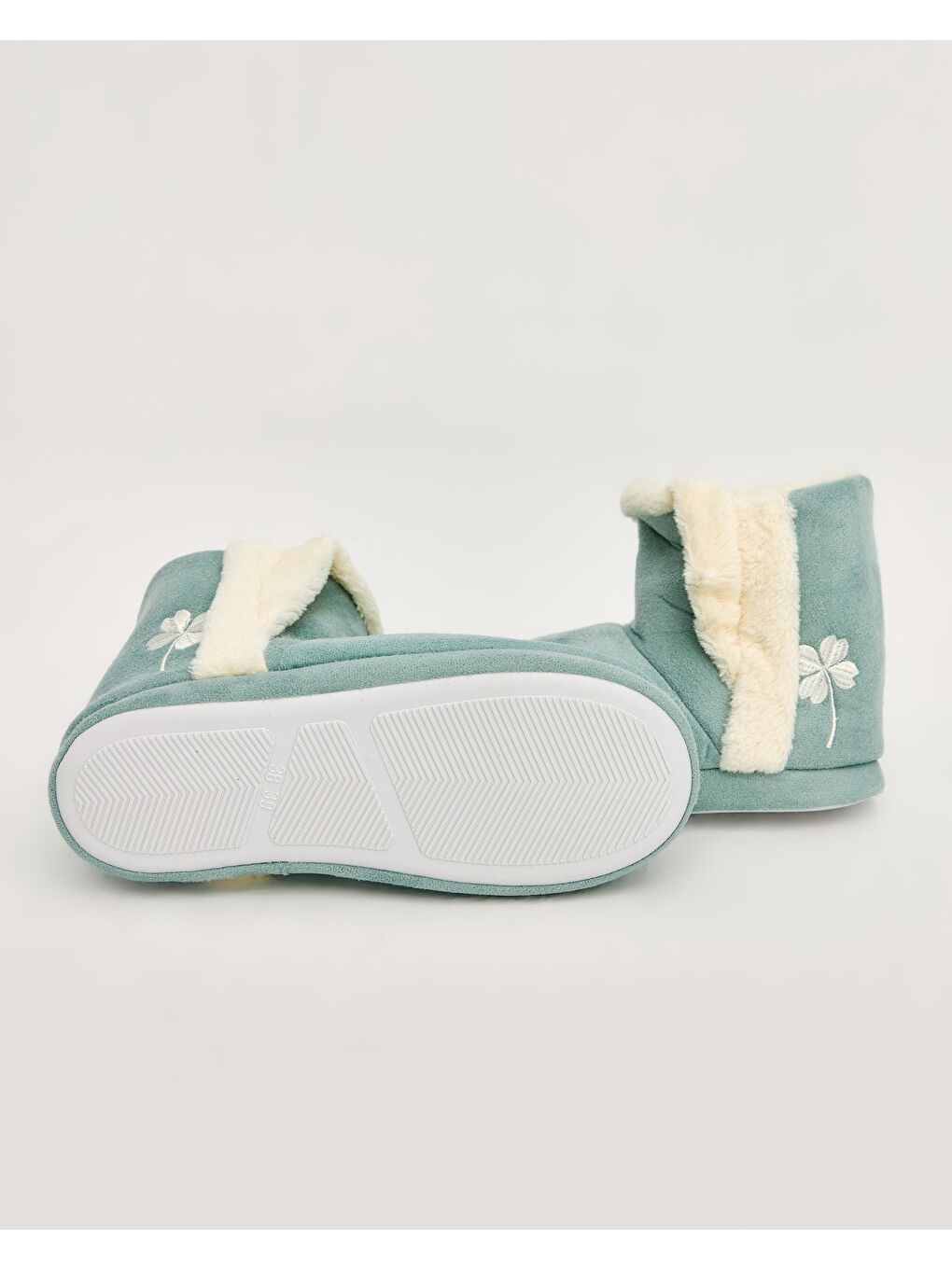 Yeşil Kadın Yonca Detaylı Panduf - YONS