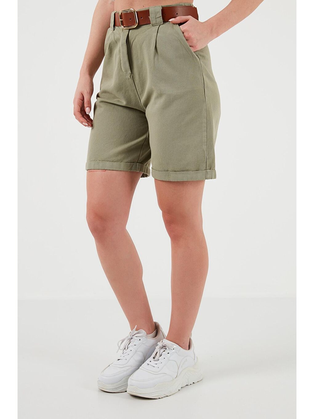 Lela Açık Haki Pamuklu Relaxed Fit Kemerli Gabardin Short 668YP47102S4