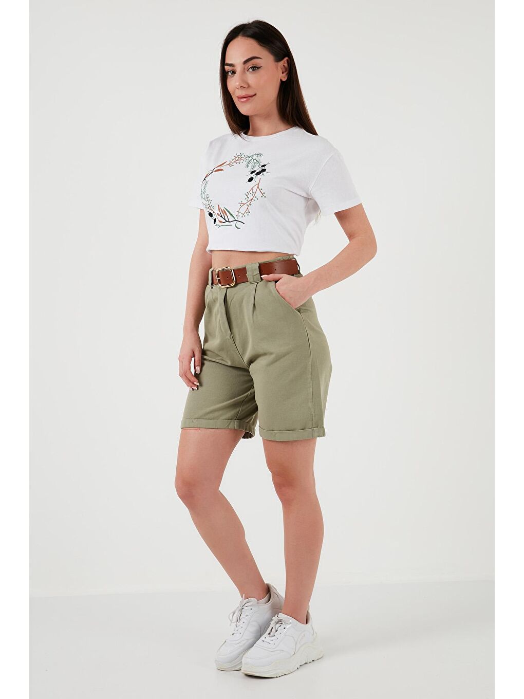 Lela Açık Haki Pamuklu Relaxed Fit Kemerli Gabardin Short 668YP47102S4 - 1