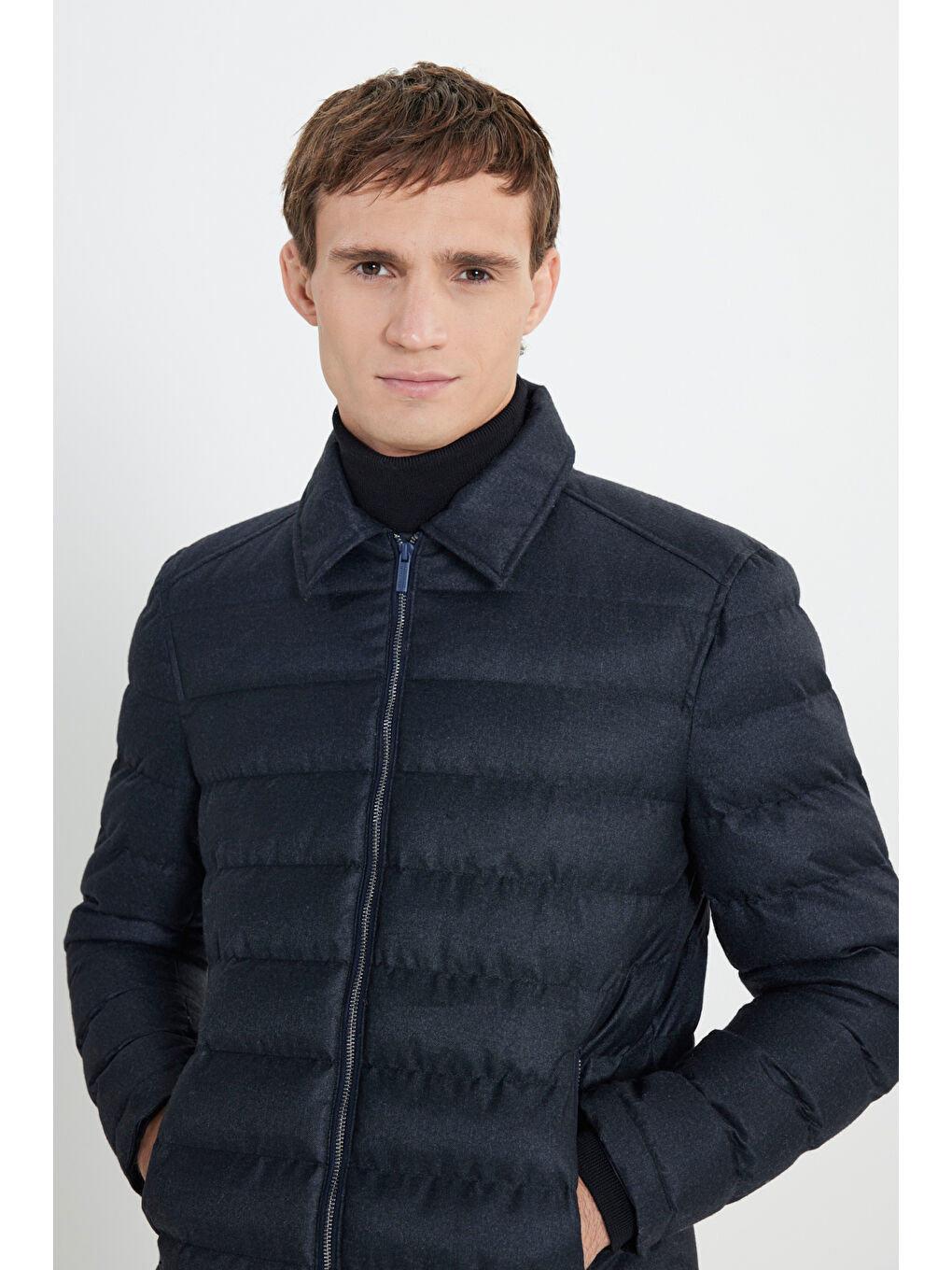 Erkek Lacivert Standart Fit Normal Kesim Gömlek Yaka Fermuarlı Yan Cepli Kapitone Desenli Şişme Mont-3