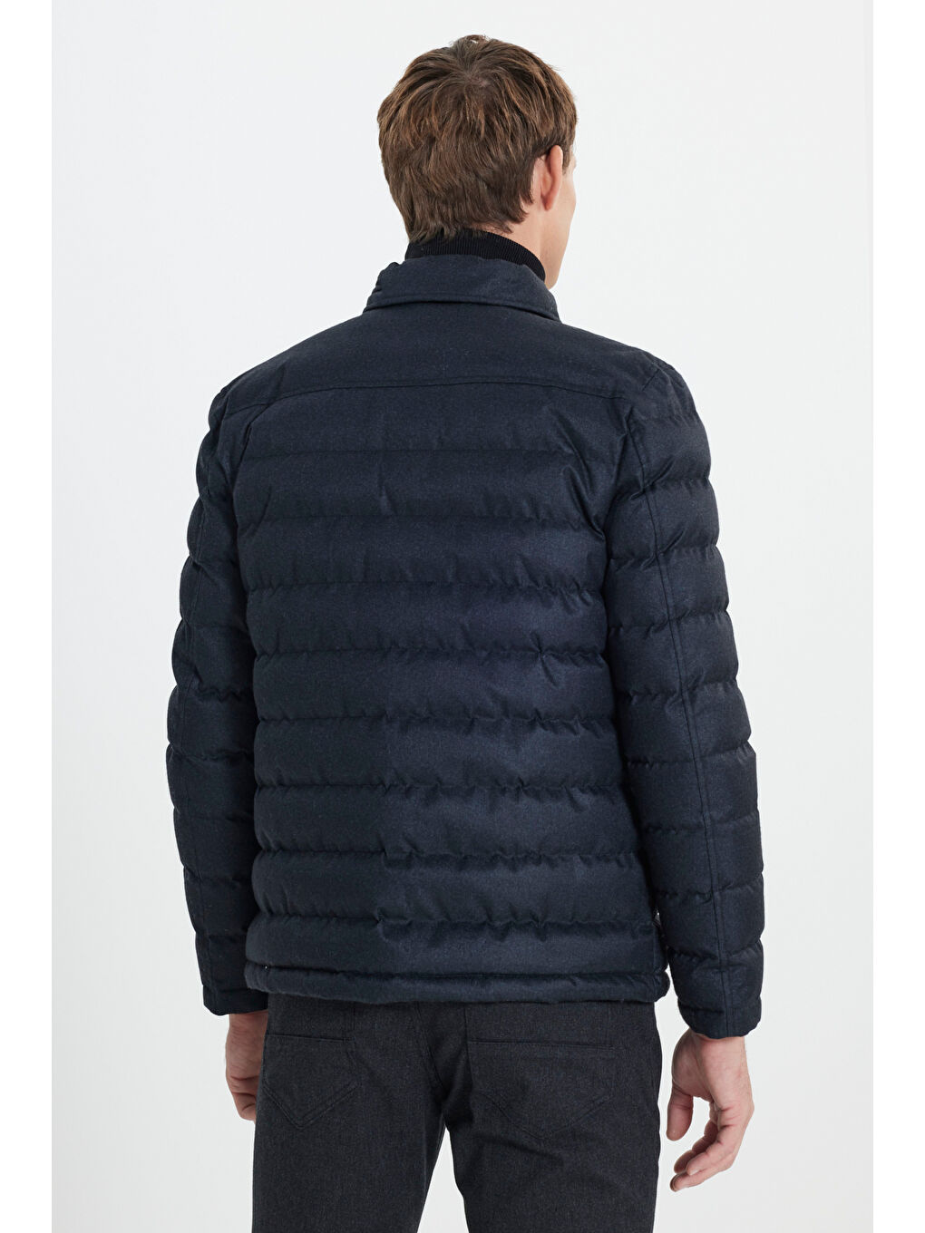 Erkek Lacivert Standart Fit Normal Kesim Gömlek Yaka Fermuarlı Yan Cepli Kapitone Desenli Şişme Mont-4